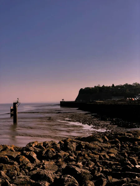 Foto Einer Klippe Meer Atemberaubenden Farben — Stockfoto