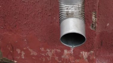 Yağmurda drenaj borusu