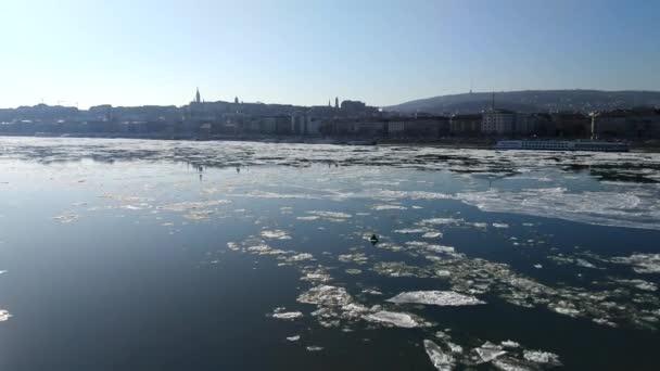 Flusso Ghiaccio Sul Danubio Budapest — Video Stock