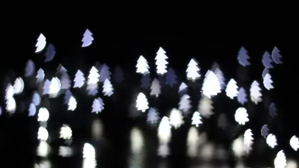 Luces Blancas Navidad Parpadeantes Con Pino Bokeh — Vídeos de Stock