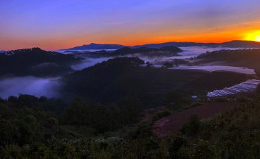 Lam Dong Da Lat platosunda bulutlu sezon başlıyor.