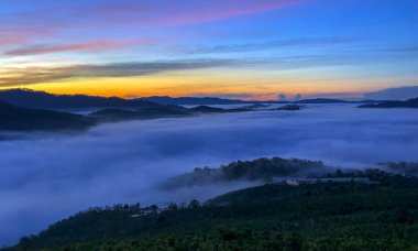 Lam Dong Da Lat platosunda bulutlu sezon başlıyor.