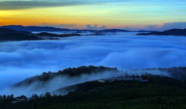 Lam Dong Da Lat platosunda bulutlu sezon başlıyor.