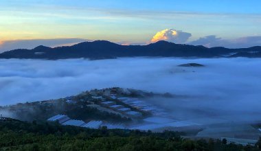 Lam Dong Da Lat platosunda bulutlu sezon başlıyor.
