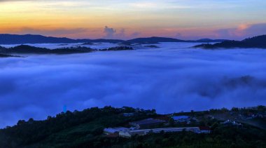 Lam Dong Da Lat platosunda bulutlu sezon başlıyor.