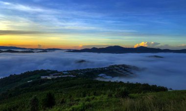 Lam Dong Da Lat platosunda bulutlu sezon başlıyor.
