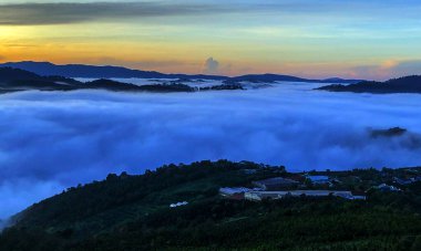 Lam Dong Da Lat platosunda bulutlu sezon başlıyor.