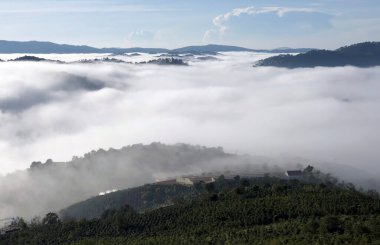 Lam Dong Da Lat platosunda bulutlu sezon başlıyor.