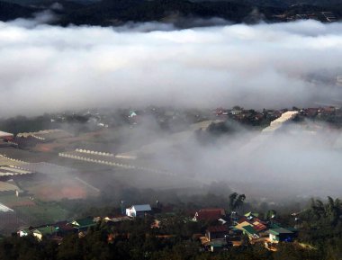 Lam Dong Da Lat platosunda bulutlu sezon başlıyor.
