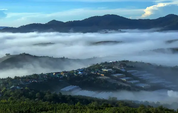 Het Bewolkte Seizoen Keert Terug Het Plateau Van Lam Dong — Stockfoto