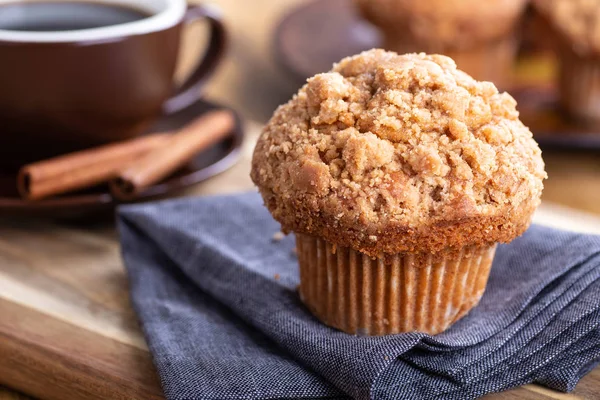 Primo piano di un muffin alla cannella — Foto Stock