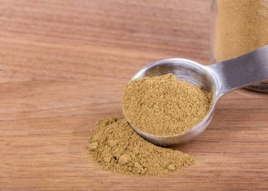 Zemin mercanköşk ahşap bir masa üzerinde