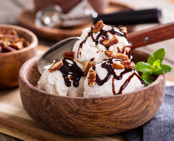 Ice Cream Sundae in a Wooden Bowl — Stock Photo, Image