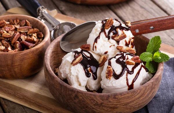 Ice Cream Sundae in a Wooden Bowl — Stock Photo, Image