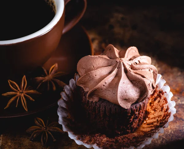 Czekoladowe ciastko i kawę — Zdjęcie stockowe