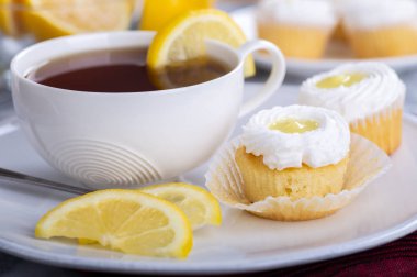Limon Cupcakes ve çay