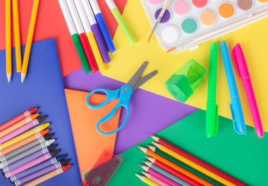 Çizim ve boyama okul malzemeleri
