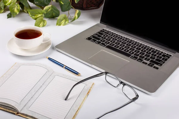 Bureau Bureau Avec accessoires — Photo