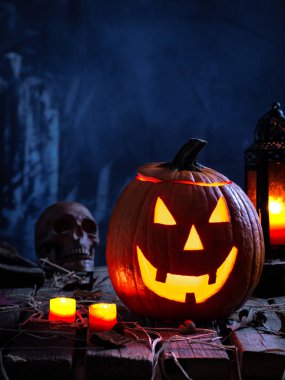 Mumlar ve Fener ile Jack-O-Fener