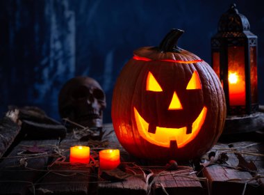 Mumlar ve Fener ile Jack-O-Fener