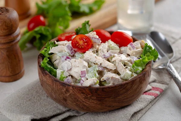 Chicken Salad Lettuce Grape Tomatoes Wooden Bowl Napkin — Stock Photo, Image