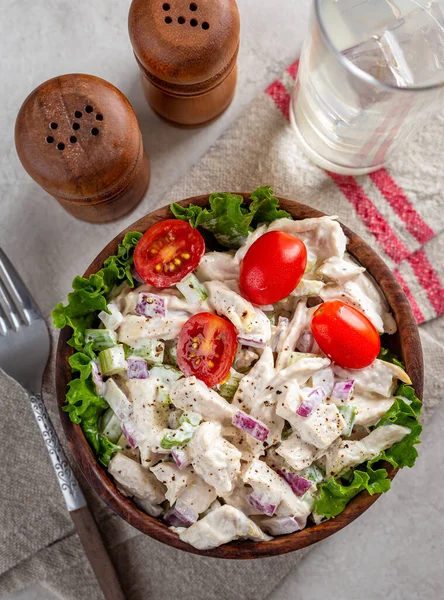 Chicken Salad Lettuce Grape Tomatoes Wooden Bowl Overhead View Table — Stock Photo, Image