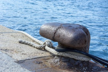 Eski demir palamar baba birlikte siyah beyaz ipler