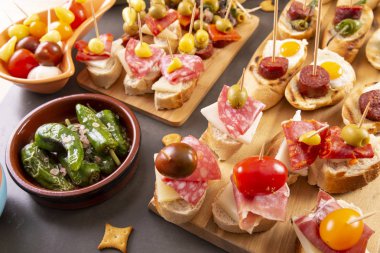 Tapas veya antipasto başlangıçlar