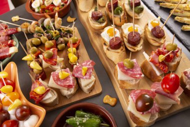 Tapas veya antipasto başlangıçlar