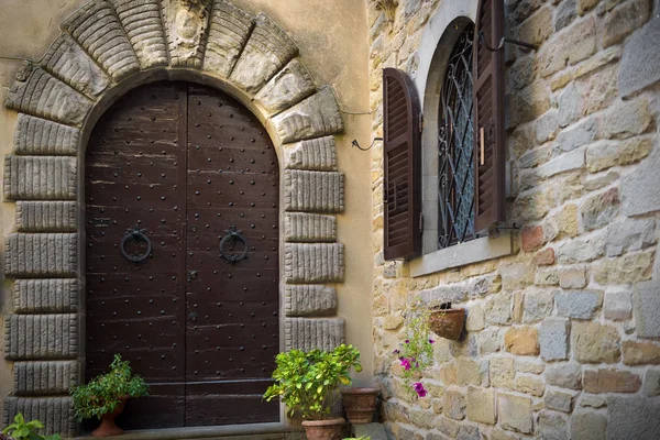 Porta Muito Antiga Casa Uma Aldeia Toscana — Fotografia de Stock