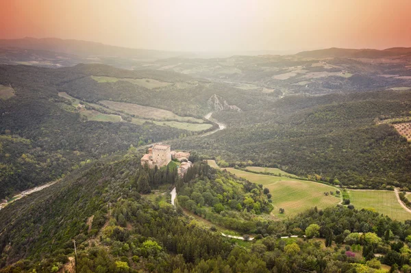 Ripa d 'orcia Schloss in der Toskana Foto von der Drohne — Stockfoto