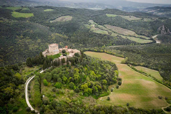 Ripa d 'Orcia castelo na Toscana foto do drone — Fotografia de Stock
