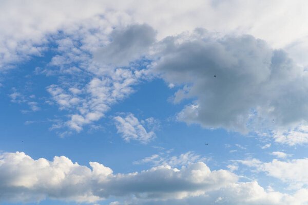 Blue sky with amazing vibrant clouds and birds — Stock Image Blue Sky Amazing Vibrant Clouds Birds Stock Image