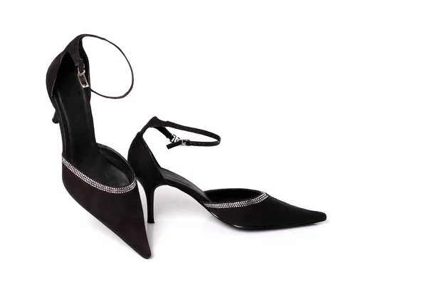 Beyaz bir arka plan üzerinde siyah ayakkabı, sivri ayak, stiletto topuklu — Stok fotoğraf