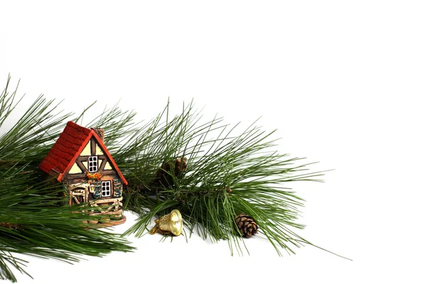 크리스마스 트리와 장난감 집과 크리스마스 구성. — 스톡 사진