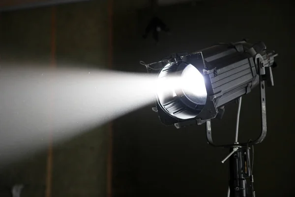 Film aydınlatma spot duman pus ile Kiriş projektör