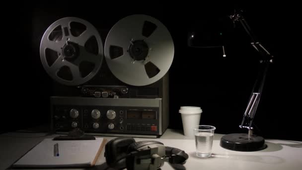 Vintage Open Reel Inch Tape Recorder Wiretap Surveillance — Stock videók