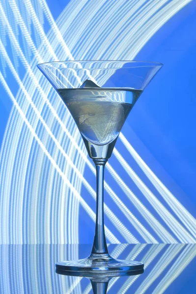 Martini Glas Bakgrundsbelysning Bakgrund — Stockfoto