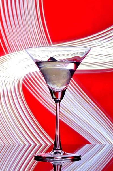Verre Martini Sur Fond Rétroéclairage — Photo