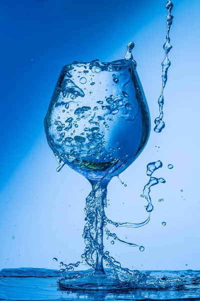 Copo Vinho Bebida Água Álcool Vinho Azul Isolado Vazio Branco — Fotografia de Stock