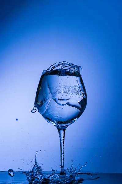 Copo Bebida Vinho Álcool Água Azul Vinho Isolado Vazio Líquido — Fotografia de Stock