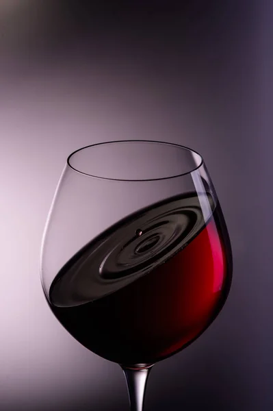 Uma Gota Vinho Voa Copo Vinho1 — Fotografia de Stock