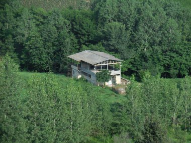Ağaçlar arasında bir ev, Iran, Gilan
