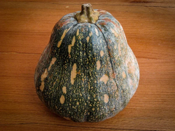 Una Zucca Tagliere — Foto Stock