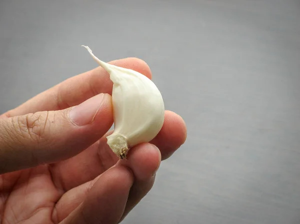 Close Single Fresh White Garlic Clove Fingers Table Backgroun — Stock Photo, Image