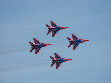 Chelyabinsk, Rusya-1 Ekim 2016: askeri havaalanında bir hava gösterisi 2016 savaşçı
