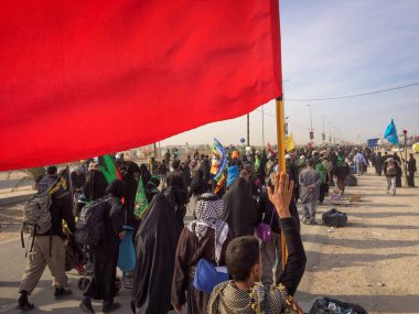 Kerbela, Bağdat, Irak, 06 09 2019: Milyonlarca Şii arbaeen için dünyayı boydan boya Kerbela'ya doğru yürüyor. Irak'ta büyük bir küresel toplantı.