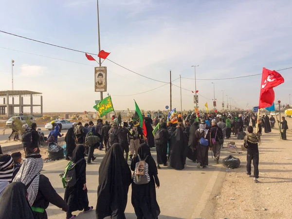 Kerbela, Bağdat, Irak, 06 09 2019: Milyonlarca Şii arbaeen için dünya çapında Kerbela'ya yürüyor. Irak'ta büyük bir küresel toplantı.