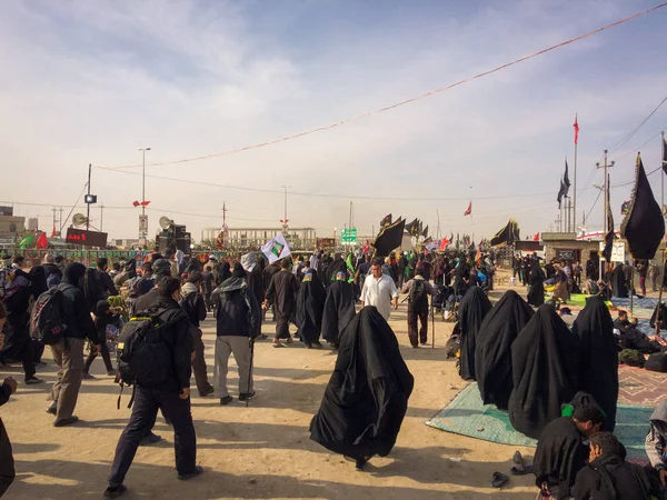 Kerbela, Bağdat, Irak, 06 09 2019: Milyonlarca Şii arbaeen için dünyayı boydan boya Kerbela'ya doğru yürüyor. Irak'ta büyük bir küresel toplantı.