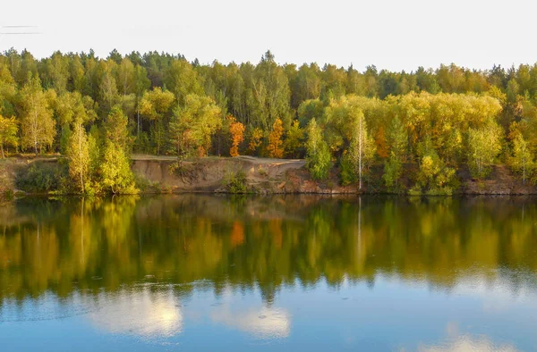 Viaje Rusia Lago Dentro Del Parque Yuri Gagarin Chelyabinsk Rusia — Foto de Stock